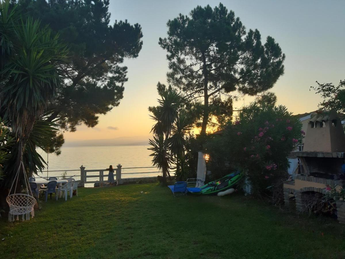 Vilă By The Sea - πάνω στη θάλασσα Kávos